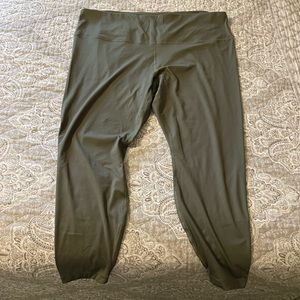 NWOT Nike Yoga Pants